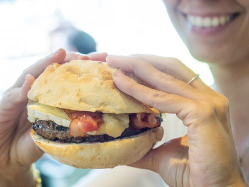 dia-de-la-felicidad-hamburguesa-queen-burger-gourmet